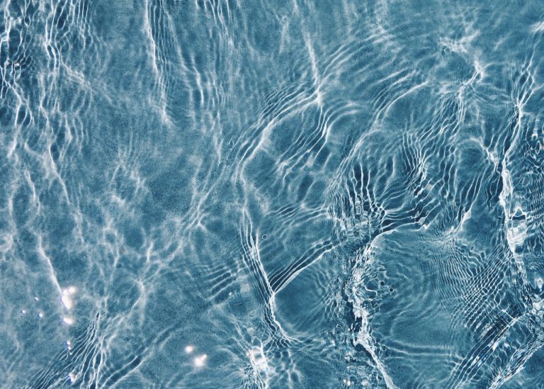 Un canto (no tan) rodado. «Las aguas tranquilas. Ocho poetas vascos actuales»