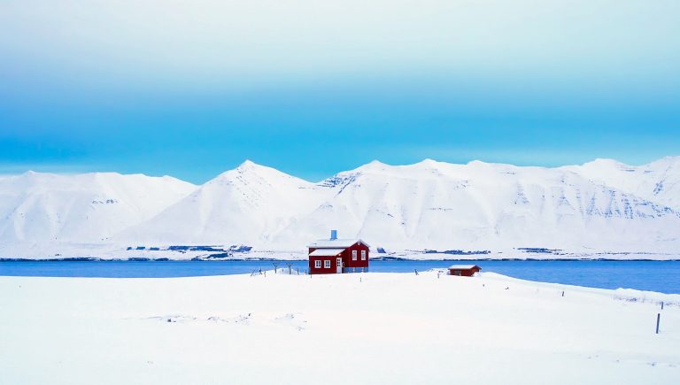 Nieve roja. “La sombra del miedo”, de Ragnar Jónasson.