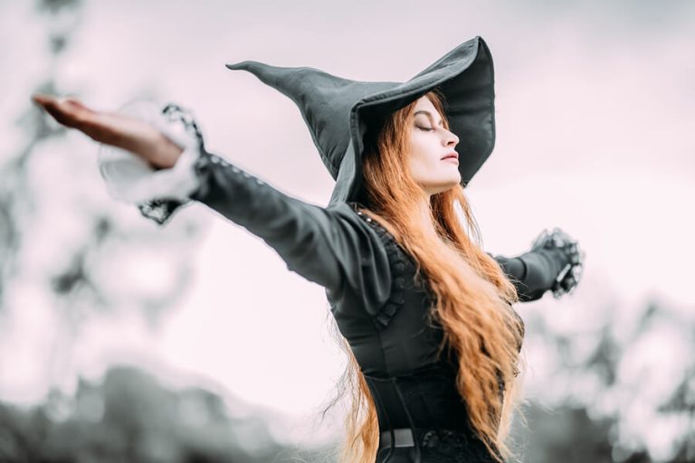 Un monólogo confesional poco sorprendente. “las brujas”, de Celso Castro