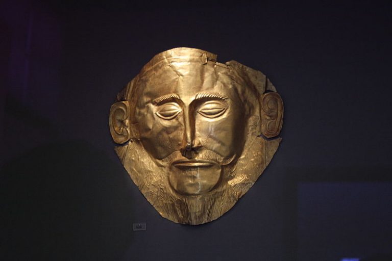 Excavarnos, desafiarnos. “Arqueologías”, de Ada Salas